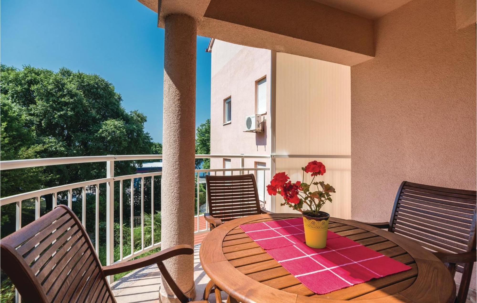 Cozy Apartment In Rijeka With Kitchen ภายนอก รูปภาพ